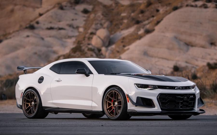 Chevrolet Camaro ZL1 1LE on HRE Wheels (RC104) '2018